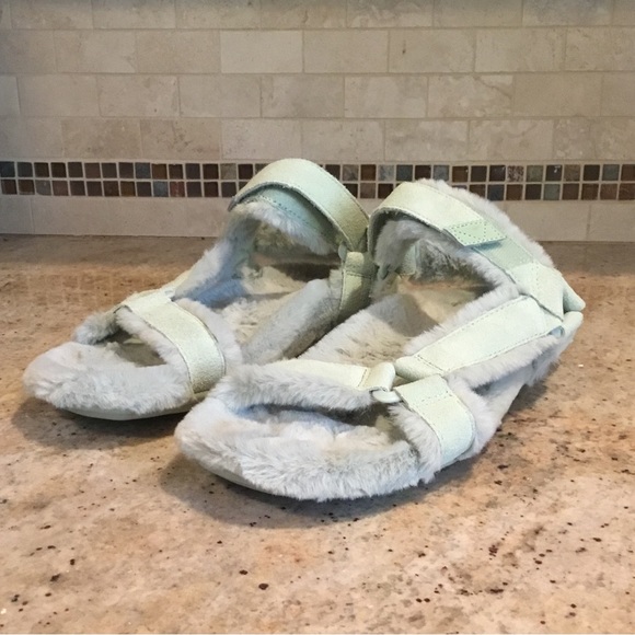 Vionic Viva Faux Fur Suede Sandals - Picture 3 of 11